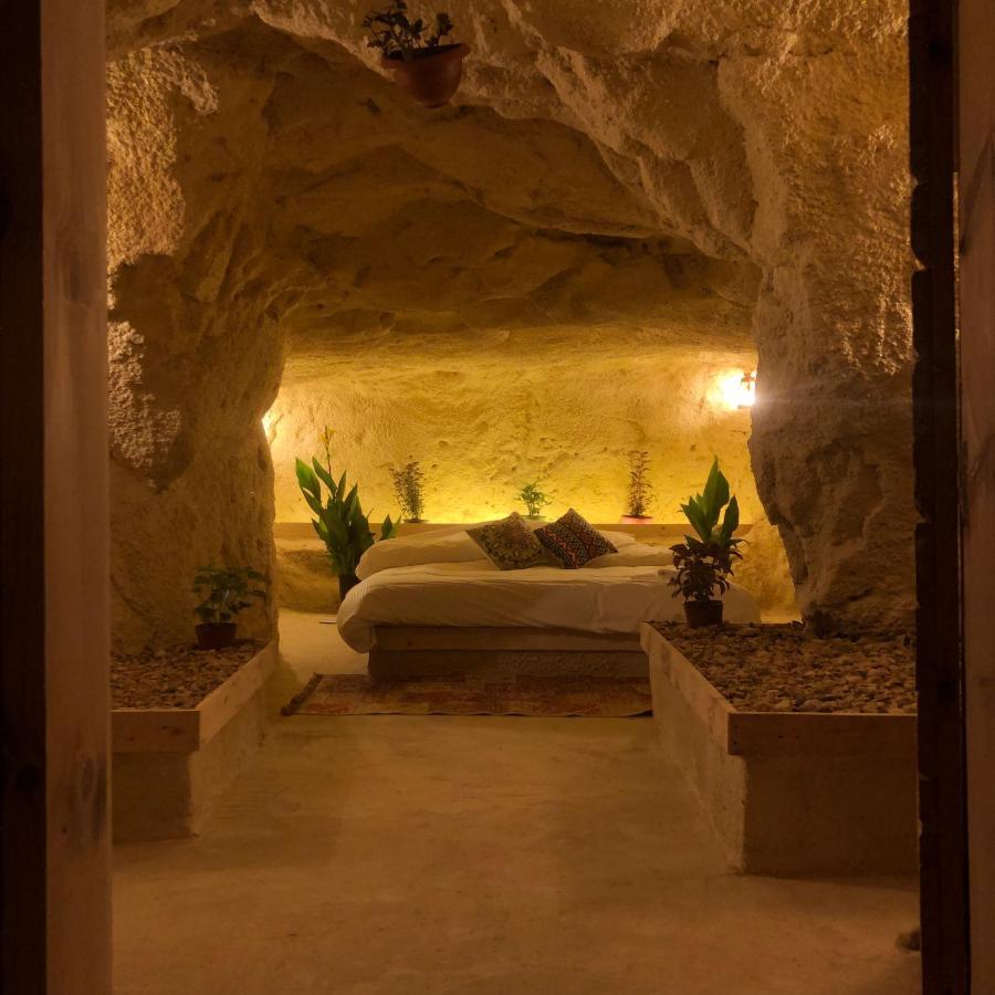 7 Caves Hotel Al Jāyah Extérieur photo