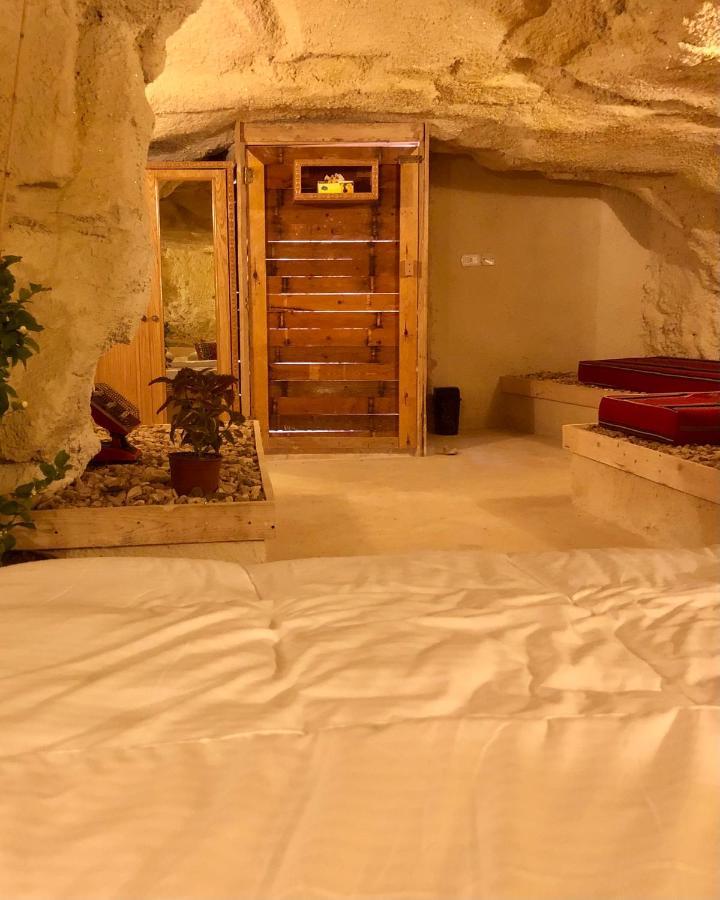 7 Caves Hotel Al Jāyah Extérieur photo