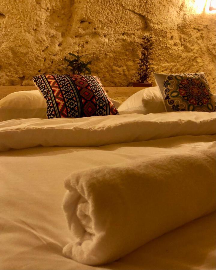 7 Caves Hotel Al Jāyah Extérieur photo