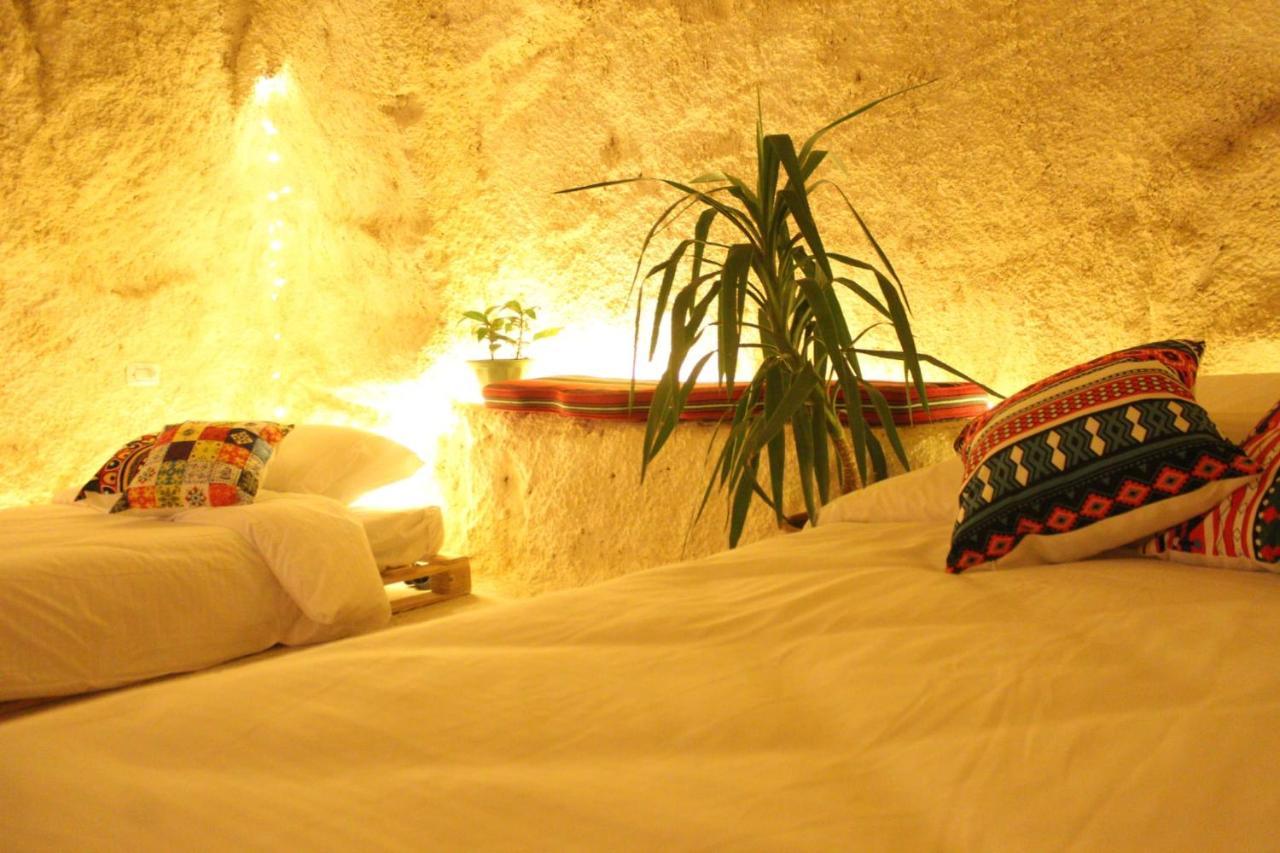 7 Caves Hotel Al Jāyah Extérieur photo
