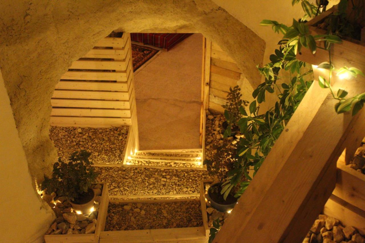 7 Caves Hotel Al Jāyah Extérieur photo