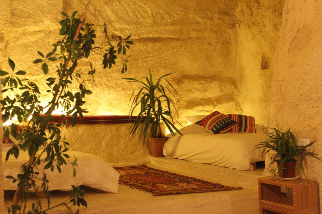7 Caves Hotel Al Jāyah Extérieur photo