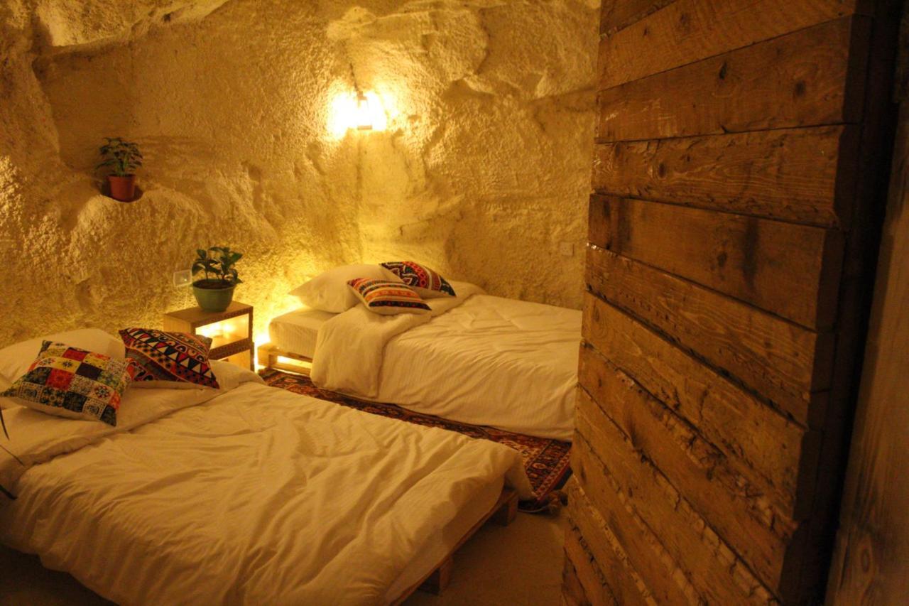 7 Caves Hotel Al Jāyah Extérieur photo