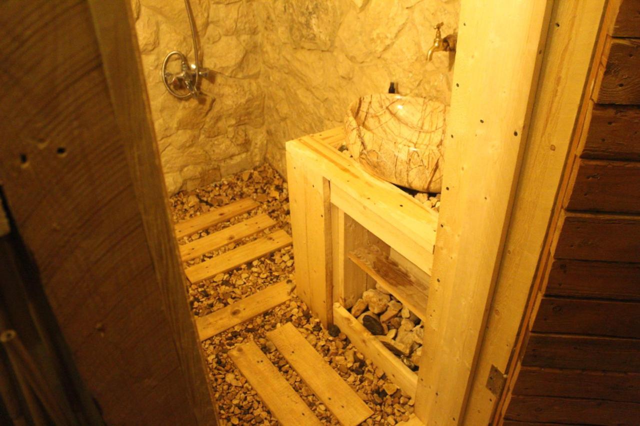 7 Caves Hotel Al Jāyah Extérieur photo