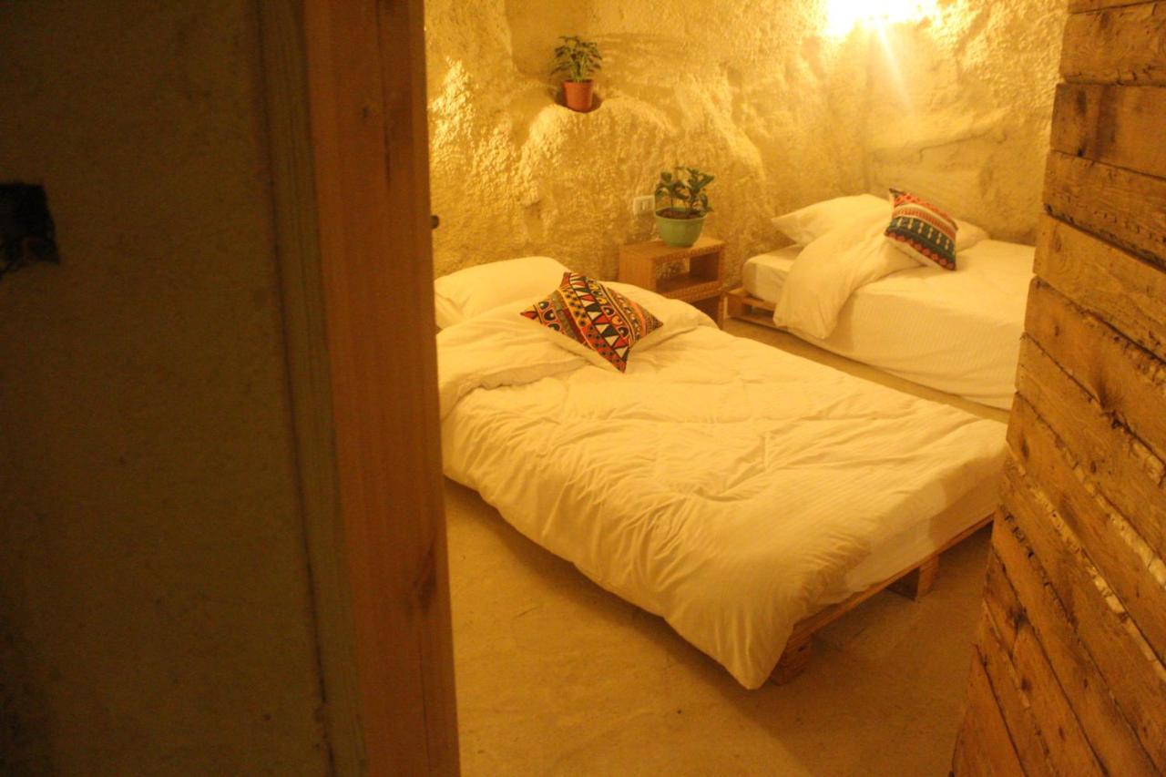 7 Caves Hotel Al Jāyah Extérieur photo