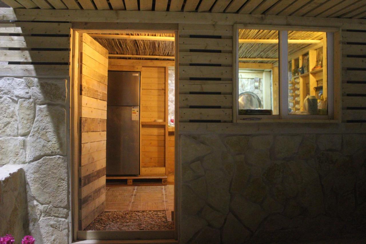 7 Caves Hotel Al Jāyah Extérieur photo