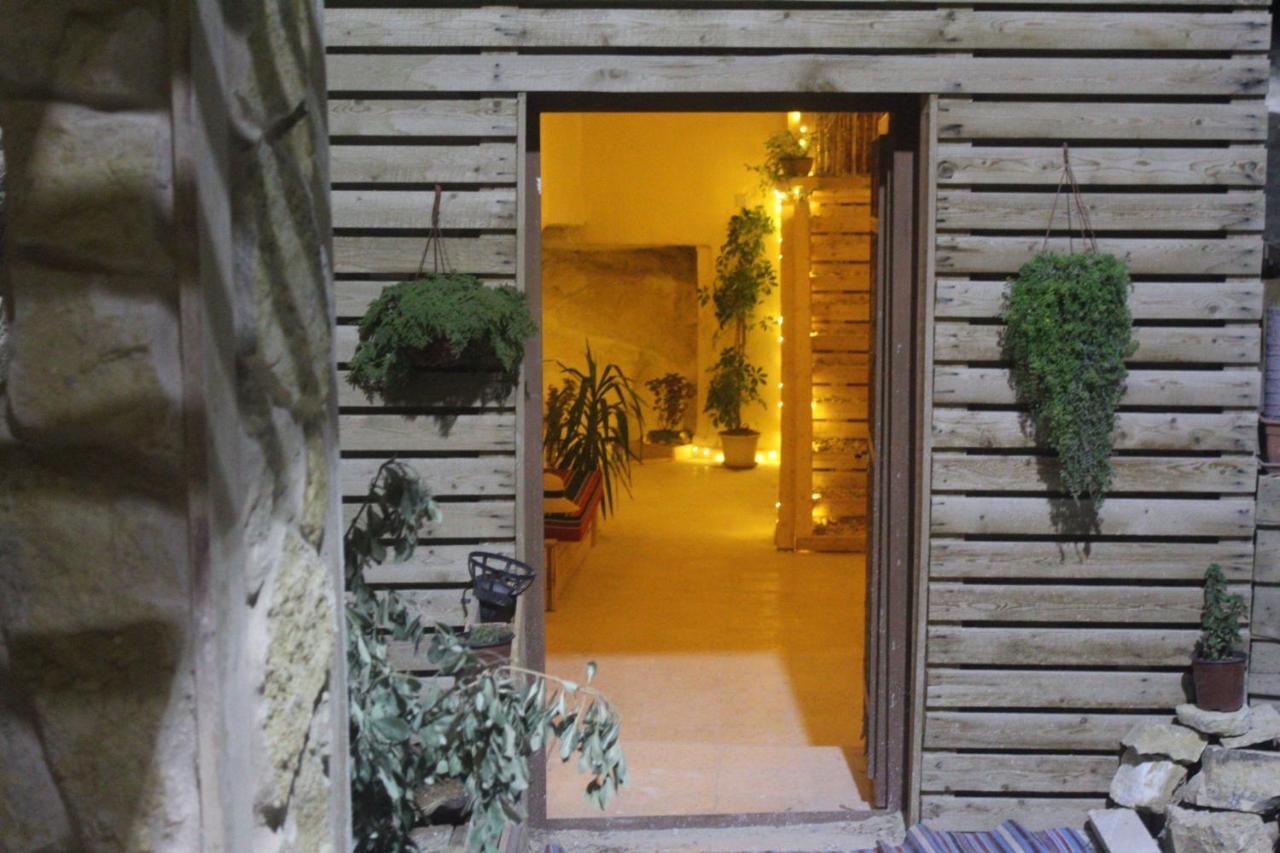 7 Caves Hotel Al Jāyah Extérieur photo