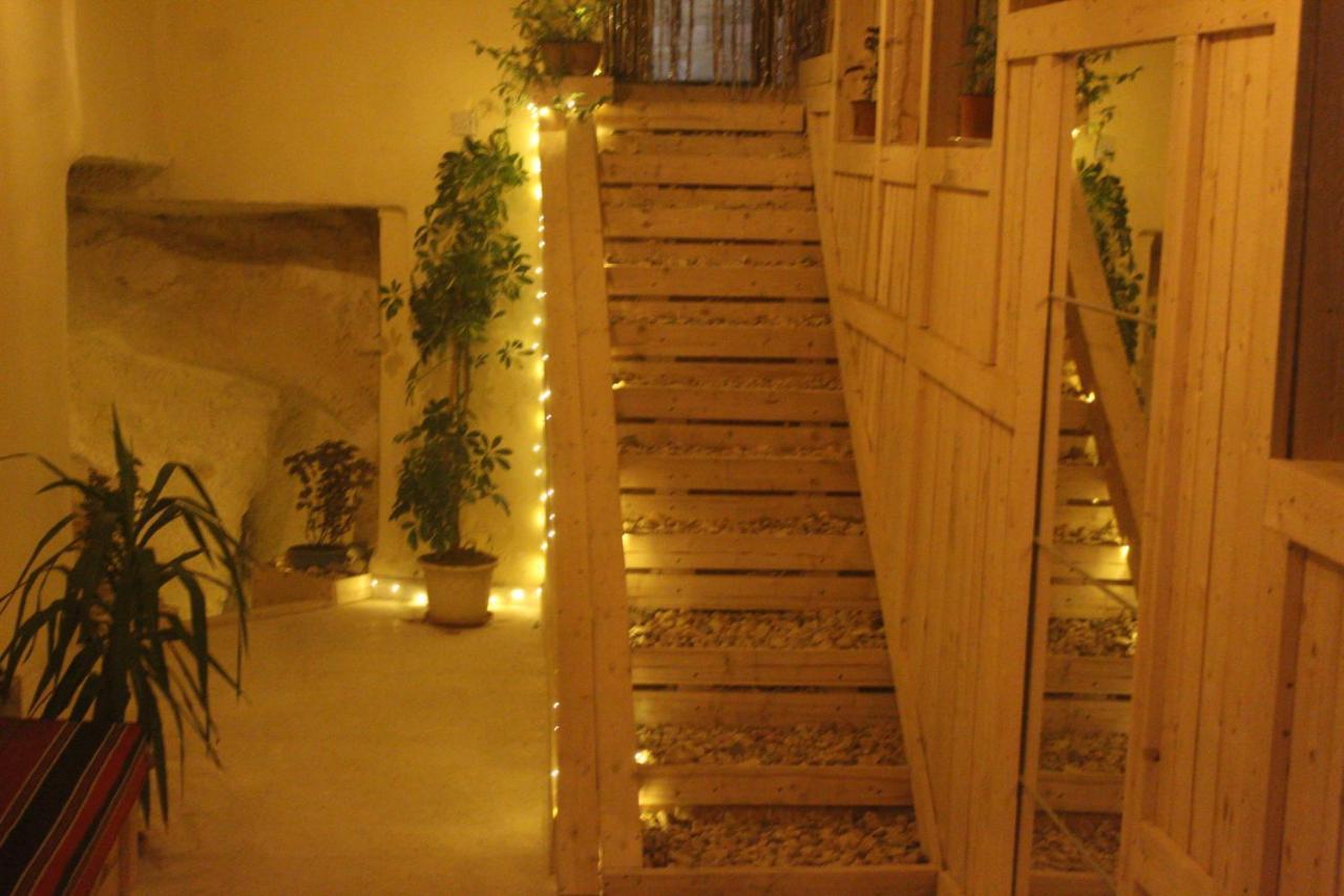 7 Caves Hotel Al Jāyah Extérieur photo