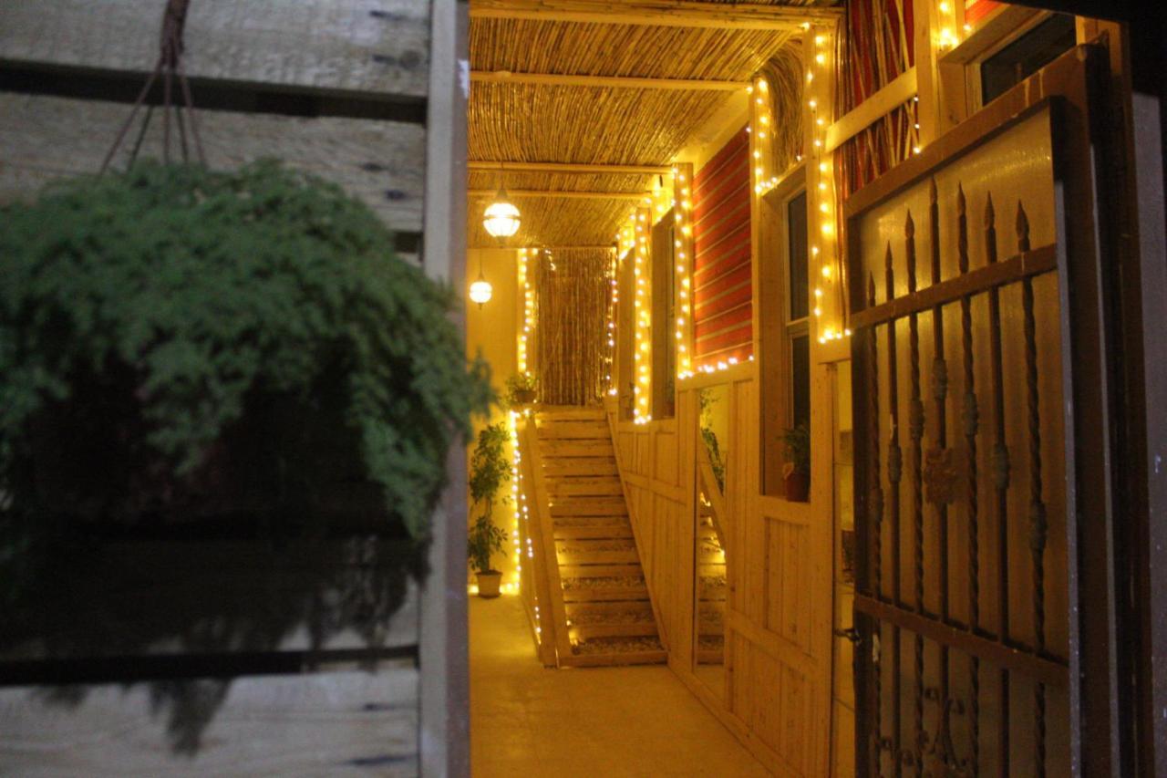 7 Caves Hotel Al Jāyah Extérieur photo