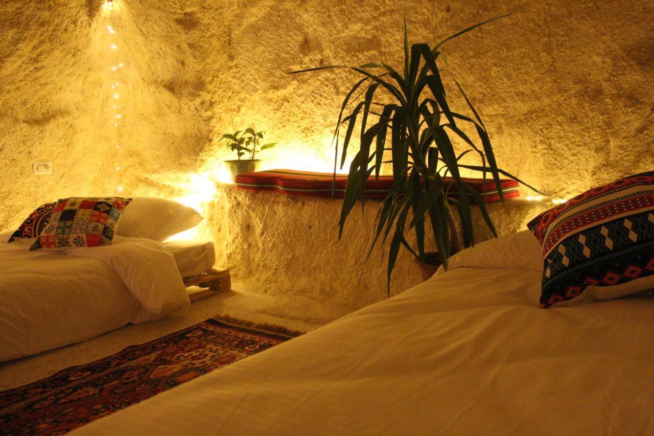 7 Caves Hotel Al Jāyah Extérieur photo