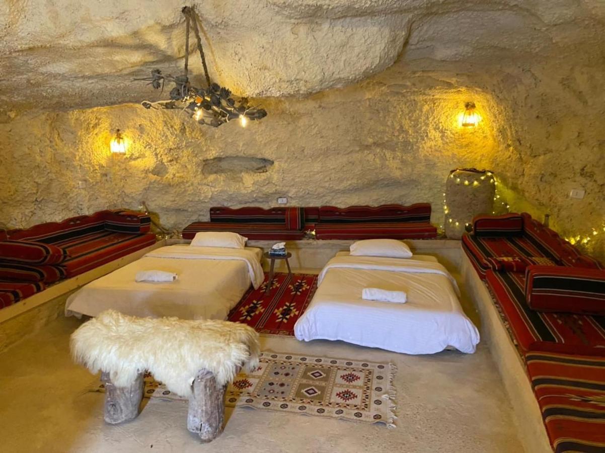 7 Caves Hotel Al Jāyah Extérieur photo