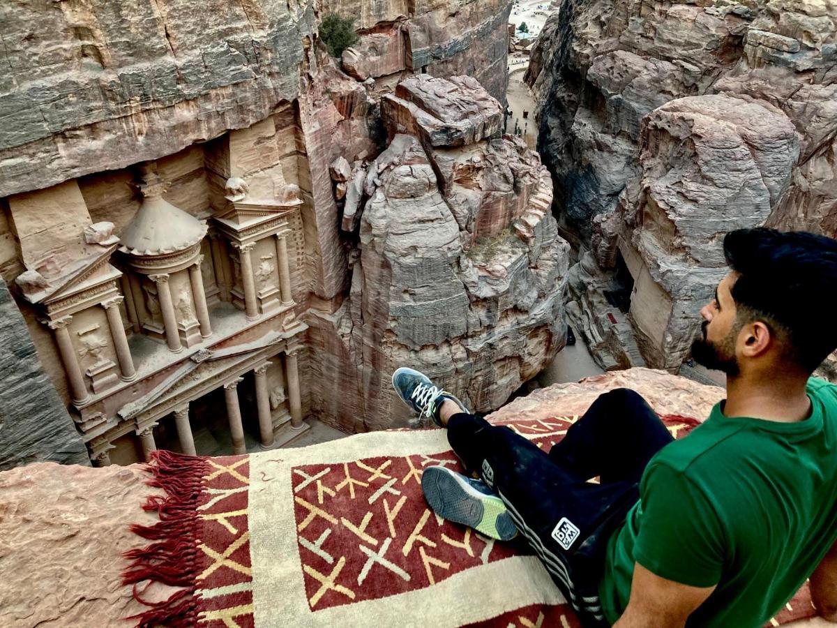 7 Caves Hotel Al Jāyah Extérieur photo