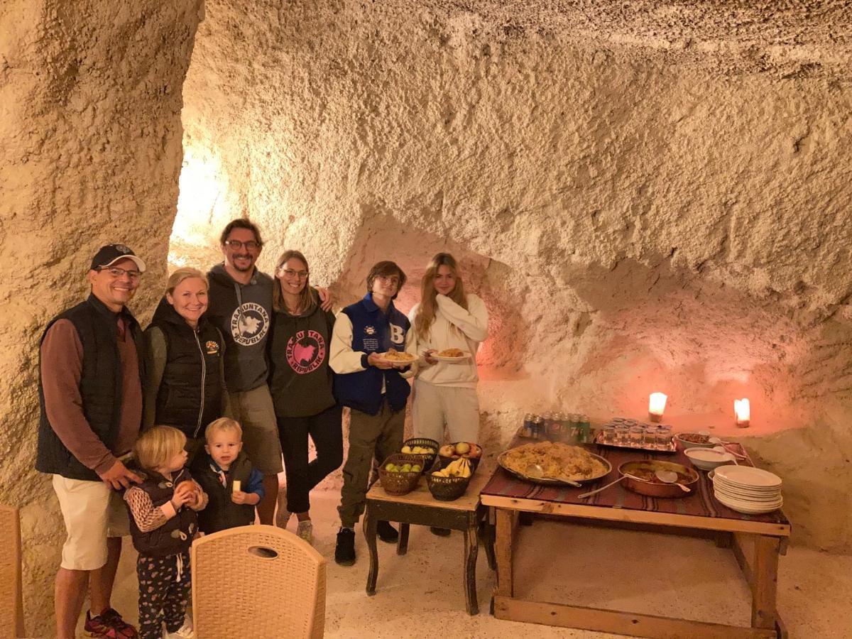 7 Caves Hotel Al Jāyah Extérieur photo