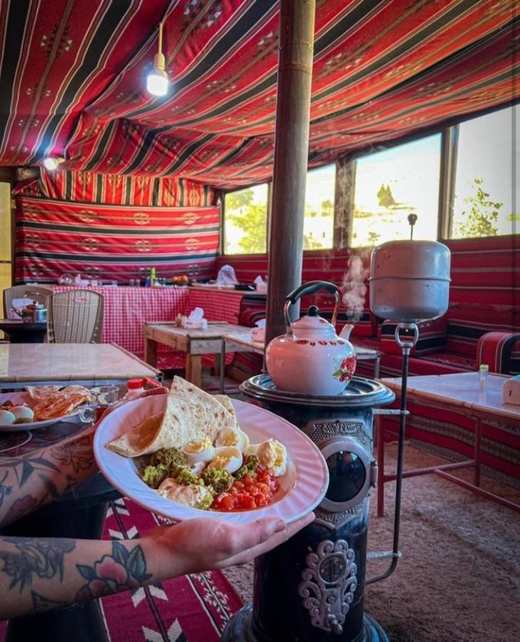 7 Caves Hotel Al Jāyah Extérieur photo